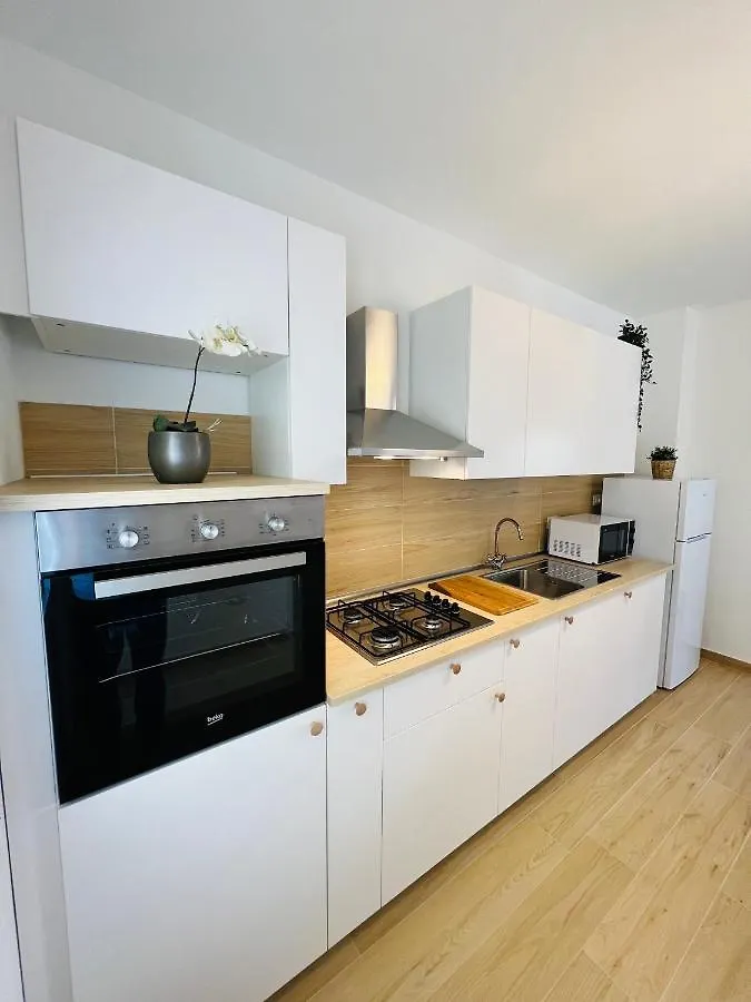 A Casa Di Tinny Barbusi Apartment