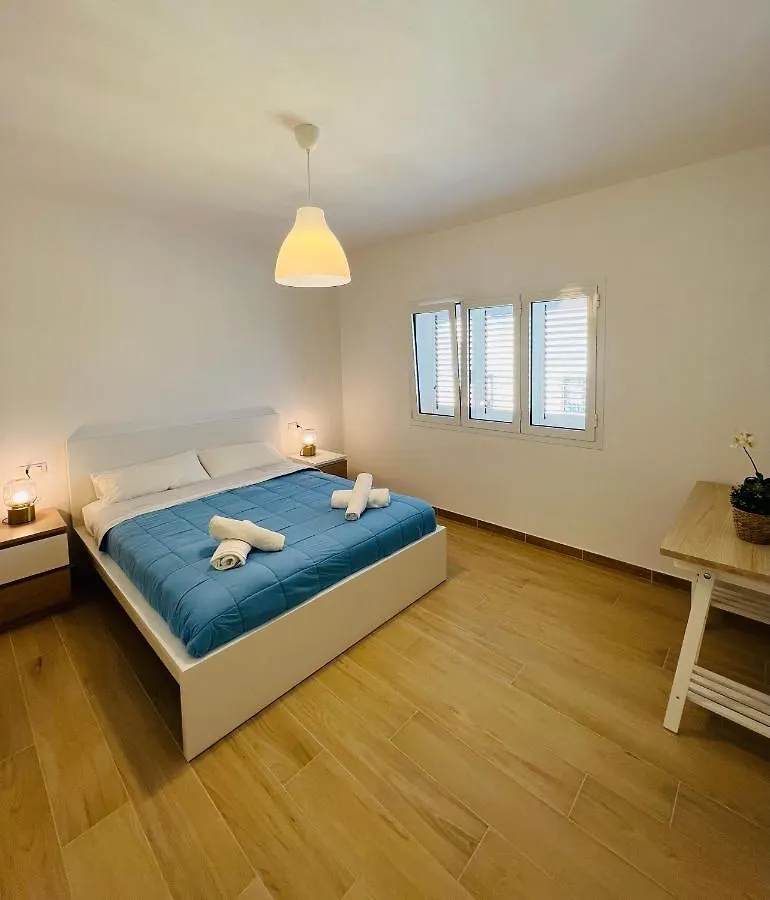 A Casa Di Tinny Barbusi Apartment