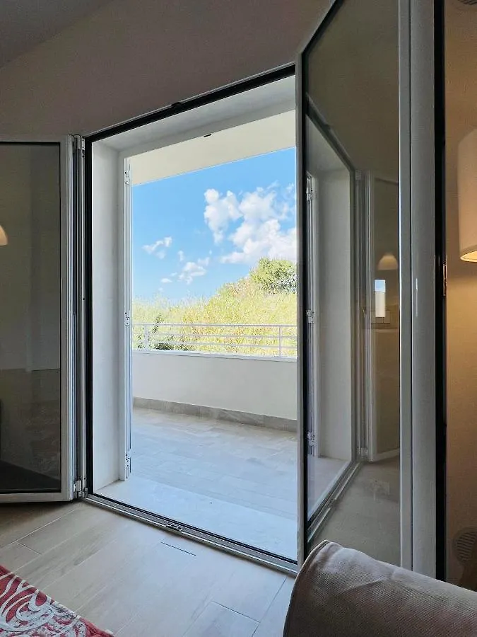 A Casa Di Tinny Barbusi شقة