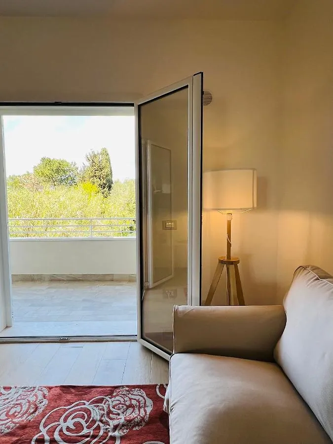 A Casa Di Tinny Barbusi إيطاليا
